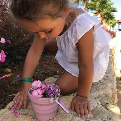 Scrunch Seedling Pot and Trowel Set